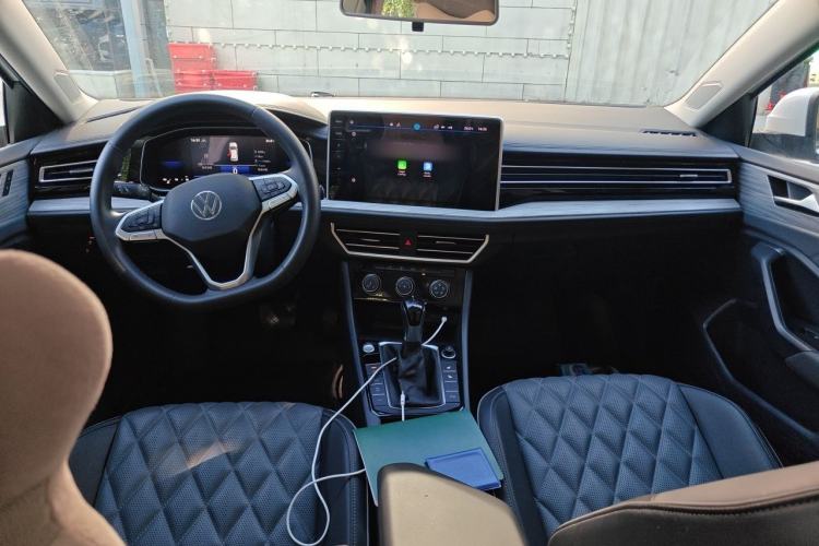 Used Volkswagen Sagitar 2023 300TSI DSG Excellence Edition Center Console
