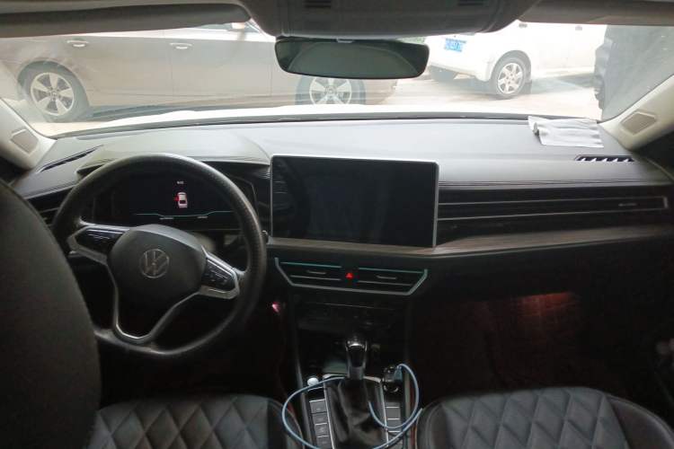 Used Volkswagen Sagitar 2023 280TSI DSG Excellence Edition Center Console