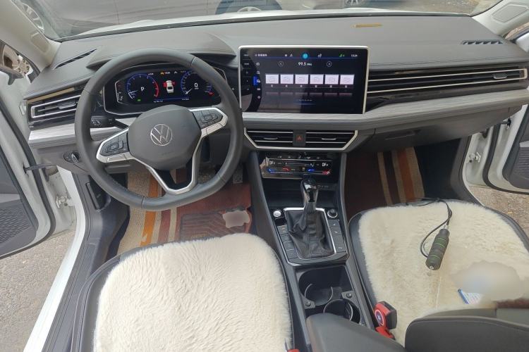 Used Volkswagen Sagitar 2023 280TSI DSG Excellence Plus Edition Center Console