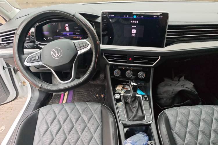 Used Volkswagen Sagitar 2023 300TSI DSG Excellence Edition Center Console