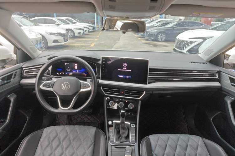 Used Volkswagen Sagitar 2023 280TSI DSG Beyond Lite Edition Center Console