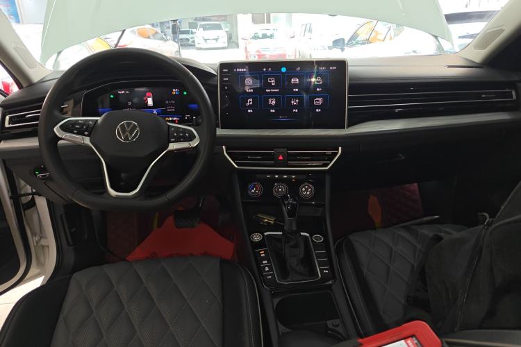 Used Volkswagen Sagitar 2023 300TSI DSG Excellence Edition Center Console