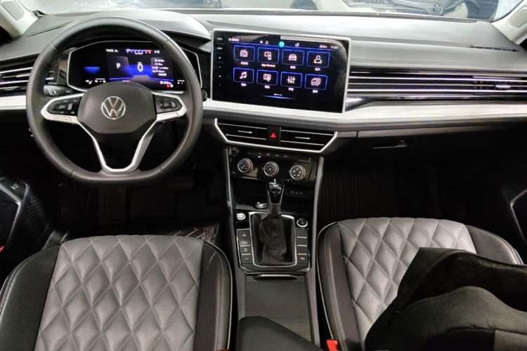 Used Volkswagen Sagitar 2023 280TSI DSG Beyond Lite Edition Center Console