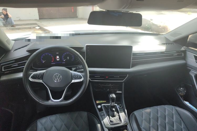 Used Volkswagen Sagitar 2023 280TSI DSG Excellence Plus Edition Center Console