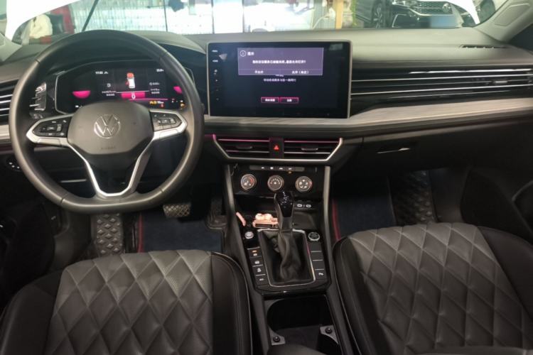 Used Volkswagen Sagitar 2023 300TSI DSG Excellence Edition Center Console