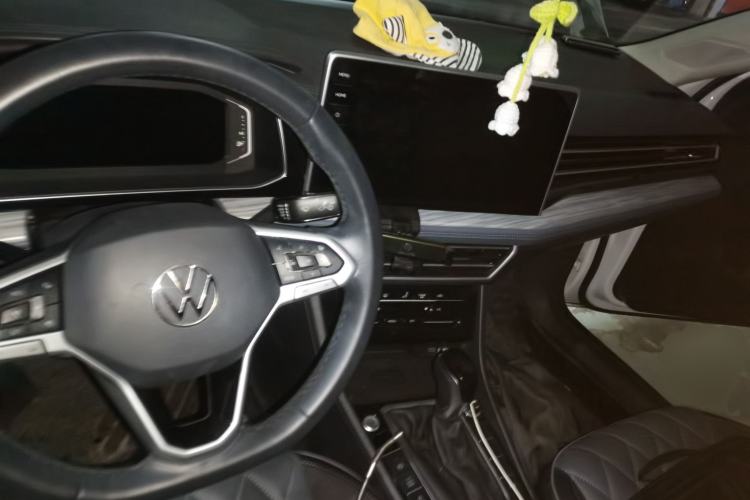 Used Volkswagen Sagitar 2023 300TSI DSG Excellence Edition Center Console