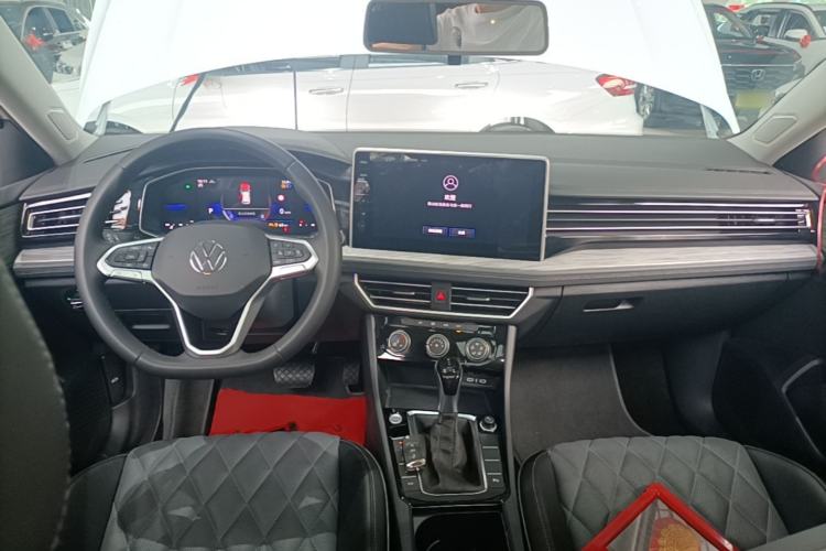 Used Volkswagen Sagitar 2023 300TSI DSG Excellence Edition Center Console