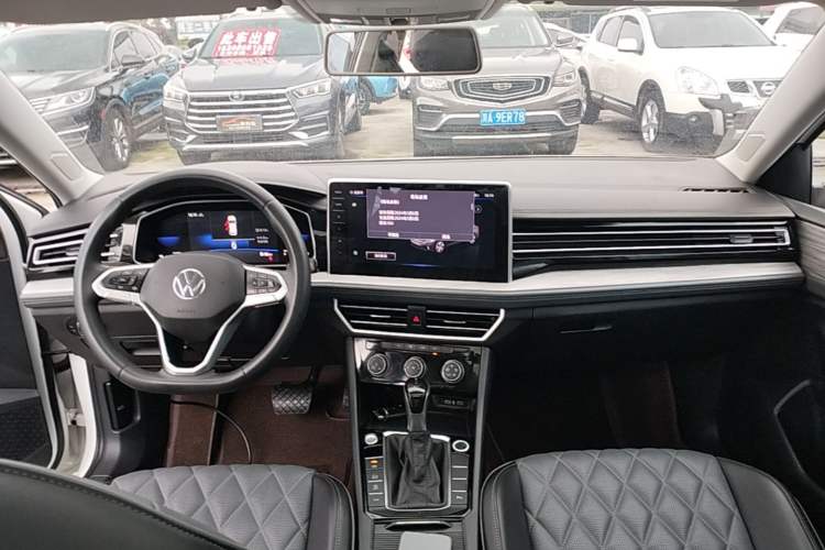 Used Volkswagen Sagitar 2023 280TSI DSG Beyond Lite Edition Center Console