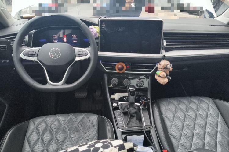 Used Volkswagen Sagitar 2023 300TSI DSG Flyover Edition Center Console