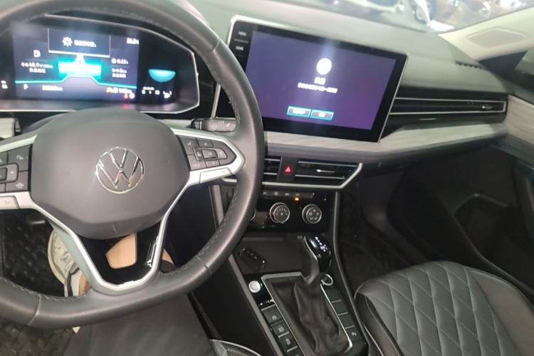 Used Volkswagen Sagitar 2023 300TSI DSG Excellence Edition Center Console
