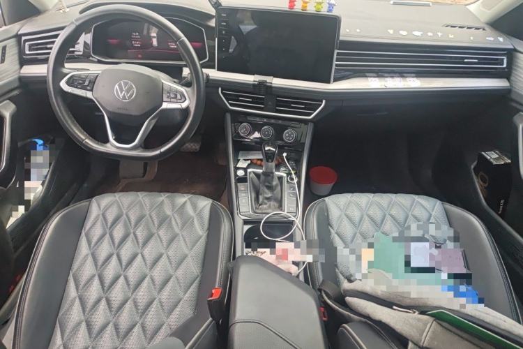 Used Volkswagen Sagitar 2023 300TSI DSG Excellence Edition Center Console