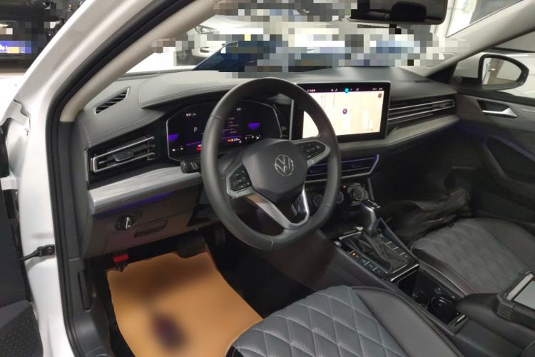 Used Volkswagen Sagitar 2023 300TSI DSG Excellence Edition Center Console