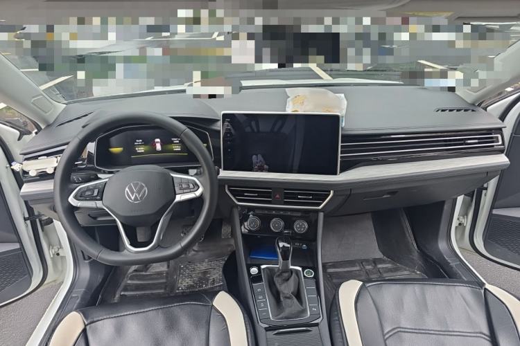 Used Volkswagen Sagitar 2023 300TSI DSG Excellence Edition Center Console