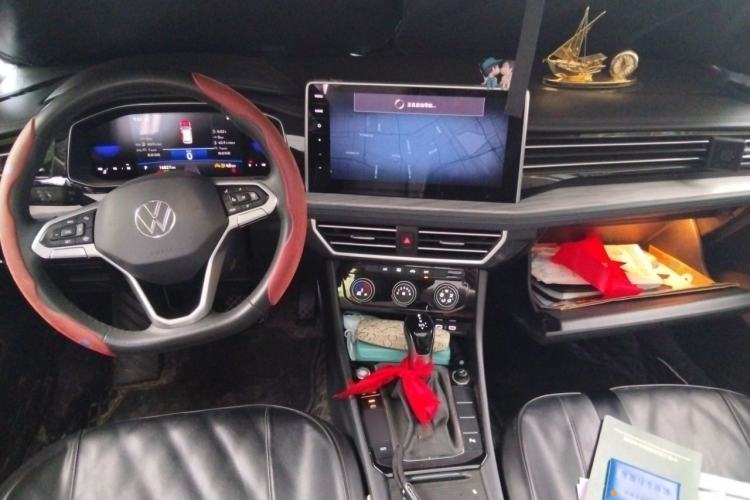 Used Volkswagen Sagitar 2023 300TSI DSG Excellence Edition Center Console