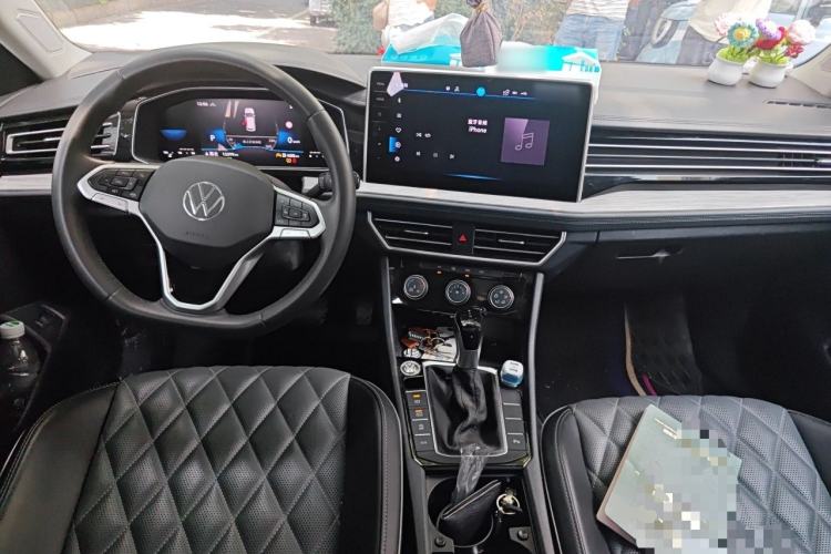 Used Volkswagen Sagitar 2023 300TSI DSG Excellence Edition Center Console