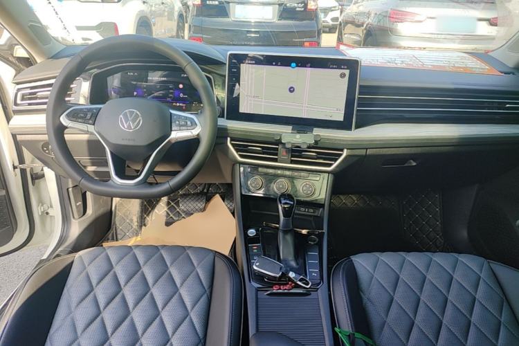 Used Volkswagen Sagitar 2023 300TSI DSG Excellence Edition Center Console