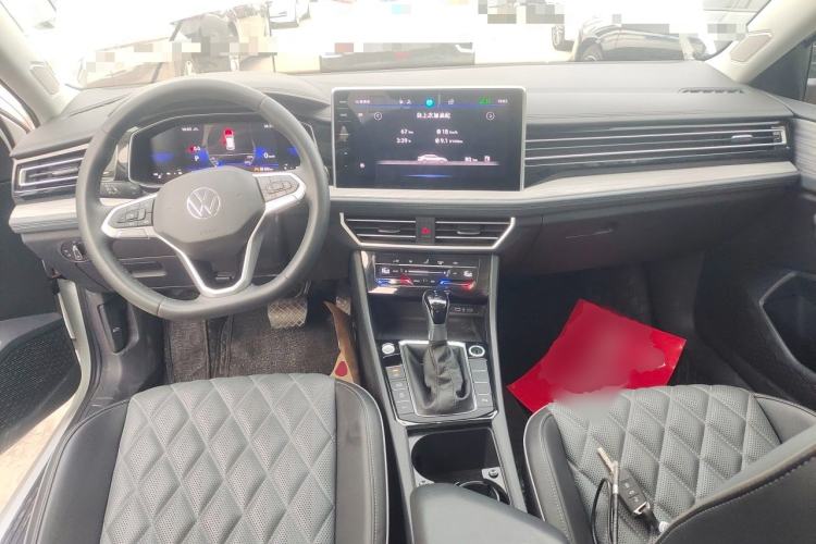Used Volkswagen Sagitar 2023 200TSI DSG Excellence Edition Center Console