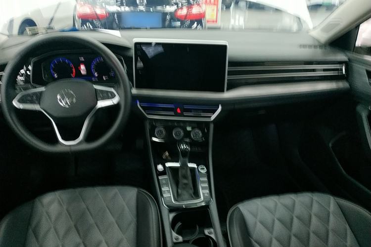 Used Volkswagen Sagitar 2023 300TSI DSG Excellence Edition Center Console