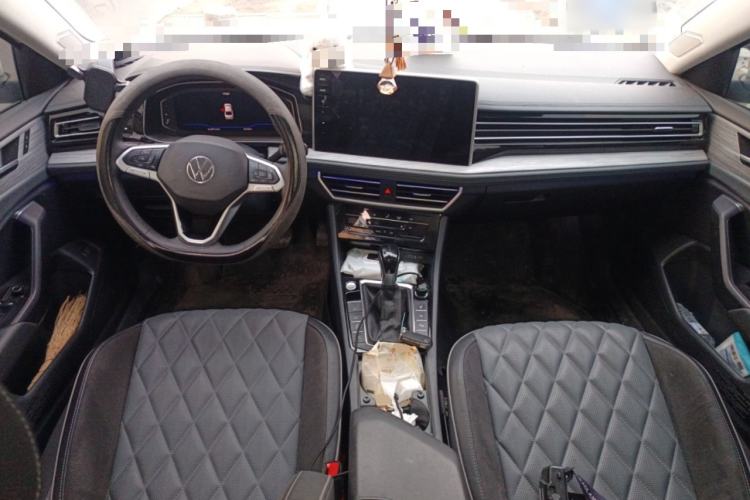 Used Volkswagen Sagitar 2023 300TSI DSG Excellence Edition Center Console