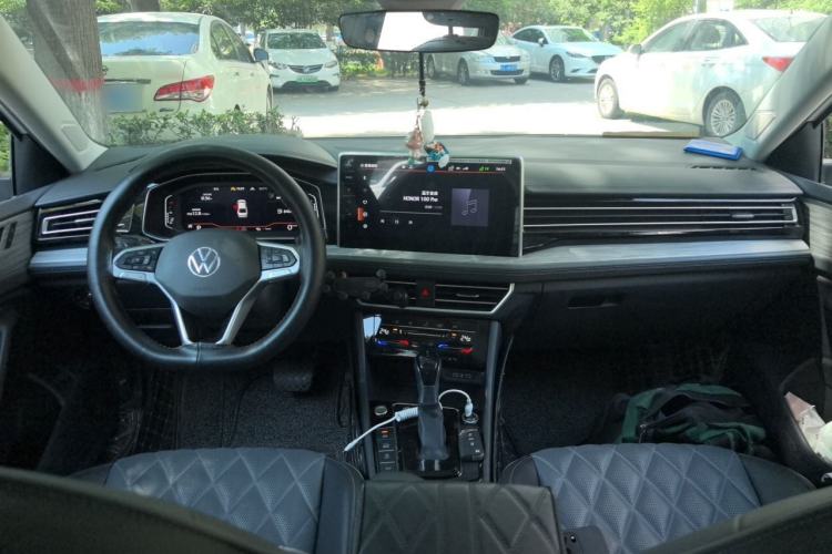 Used Volkswagen Sagitar 2023 280TSI DSG Excellence Plus Edition Center Console