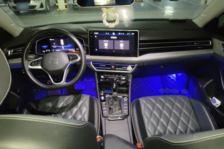 Used Volkswagen Sagitar 2023 200TSI DSG Flyover Edition Center Console