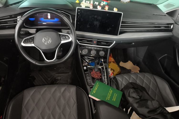 Used Volkswagen Sagitar 2023 300TSI DSG Excellence Edition Center Console