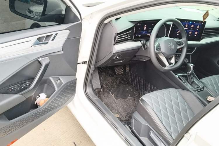 Used Volkswagen Sagitar 2023 300TSI DSG Excellence Edition Driver Seat