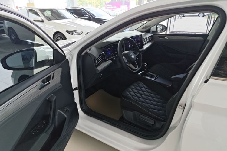 Used Volkswagen Sagitar 2023 300TSI DSG Excellence Edition Driver Seat