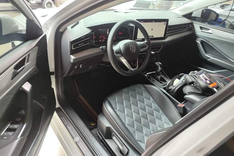Used Volkswagen Sagitar 2023 300TSI DSG Excellence Edition Driver Seat