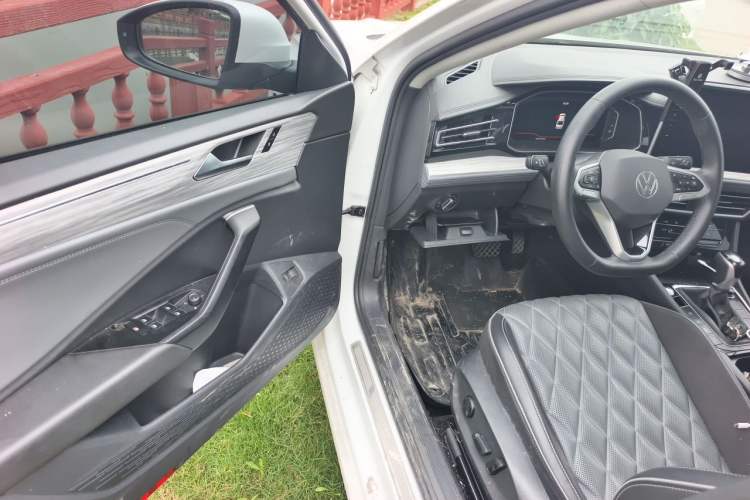 Used Volkswagen Sagitar 2023 300TSI DSG Excellence Edition Driver Seat