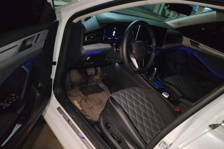 Used Volkswagen Sagitar 2023 300TSI DSG Excellence Edition Driver Seat