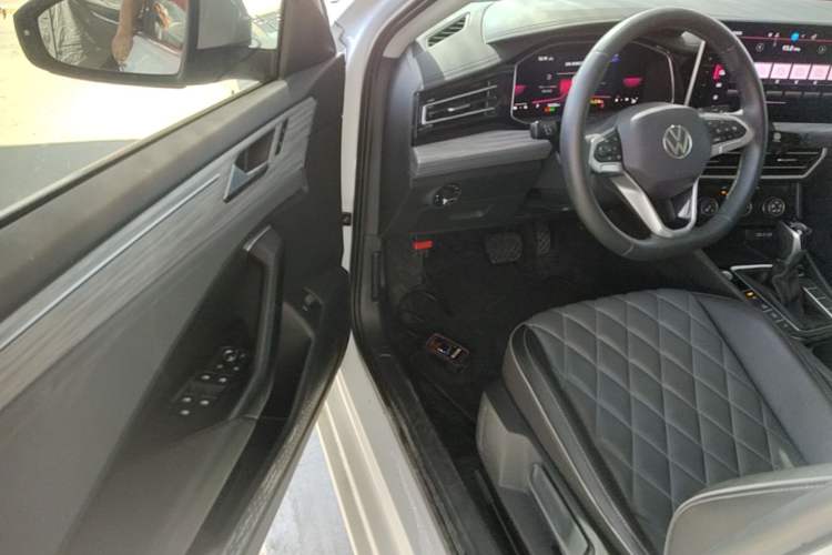 Used Volkswagen Sagitar 2023 300TSI DSG Excellence Edition Driver Seat