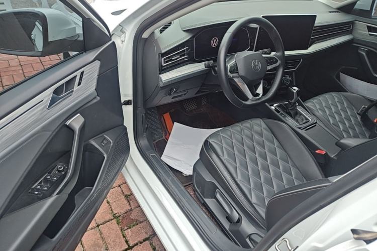 Used Volkswagen Sagitar 2023 300TSI DSG Excellence Edition Driver Seat