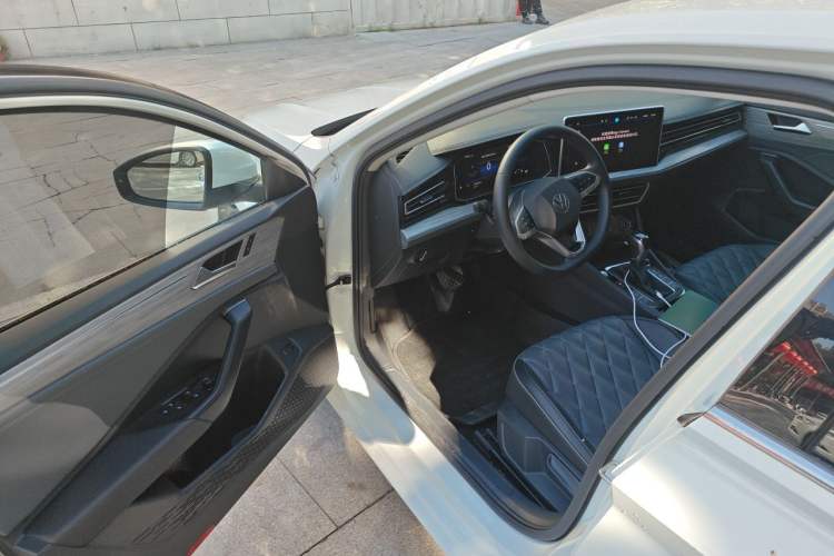 Used Volkswagen Sagitar 2023 300TSI DSG Excellence Edition Driver Seat