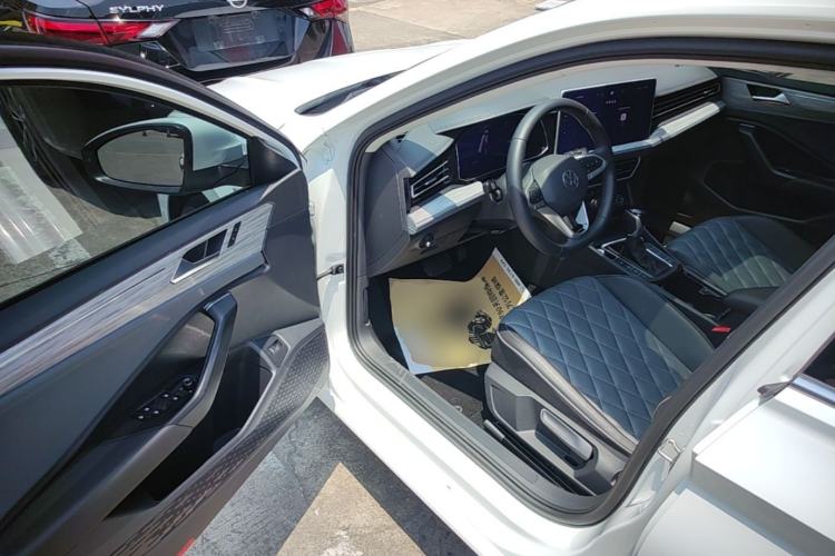 Used Volkswagen Sagitar 2023 300TSI DSG Excellence Edition Driver Seat