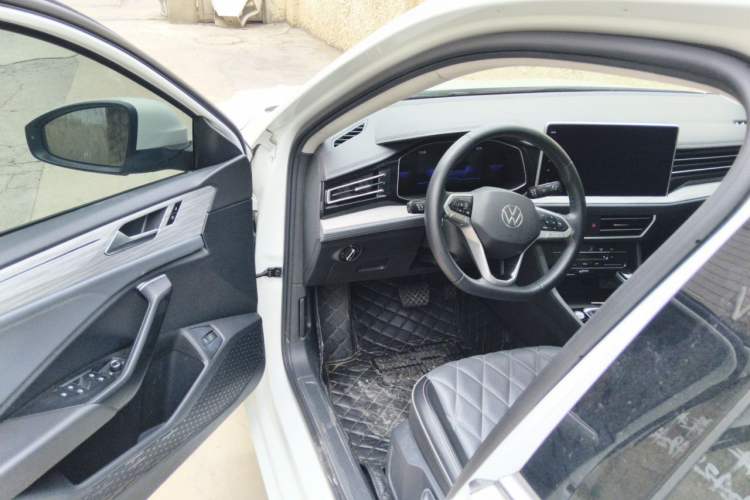 Used Volkswagen Sagitar 2023 200TSI DSG Excellence Edition Driver Seat