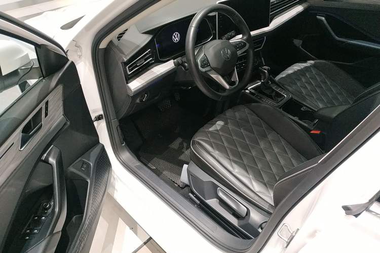 Used Volkswagen Sagitar 2023 200TSI DSG Excellence Edition Driver Seat