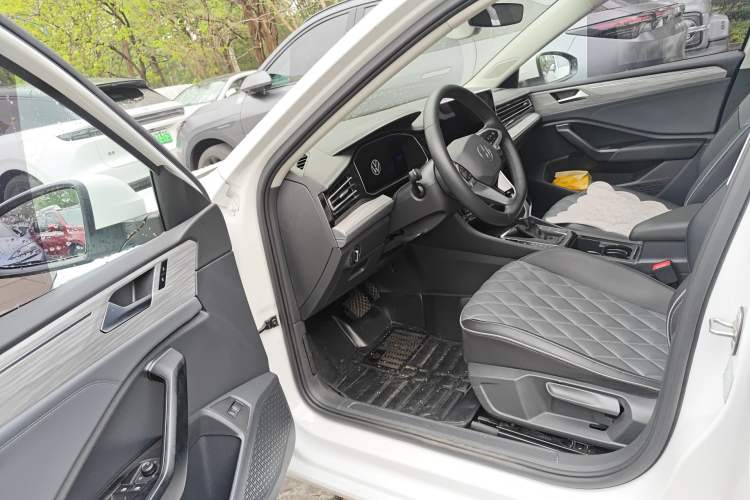 Used Volkswagen Sagitar 2023 280TSI DSG Excellence Plus Edition Driver Seat