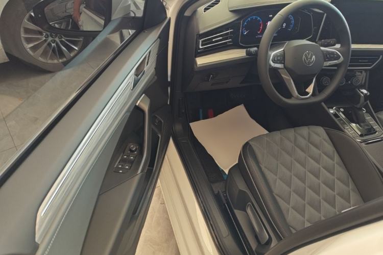 Used Volkswagen Sagitar 2023 300TSI DSG Excellence Edition Driver Seat