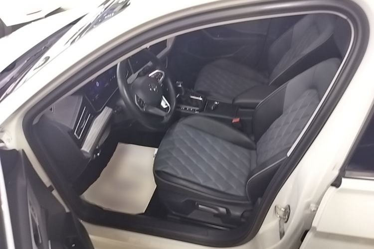 Used Volkswagen Sagitar 2023 300TSI DSG Excellence Edition Driver Seat