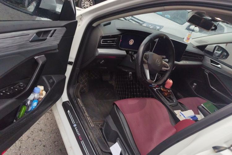 Used Volkswagen Sagitar 2023 300TSI DSG Excellence Edition Driver Seat