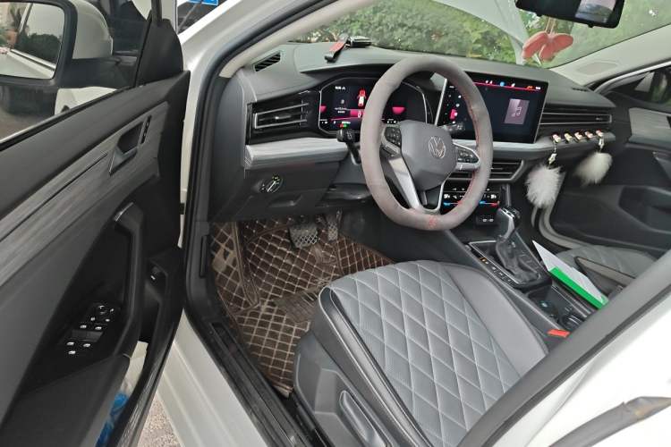 Used Volkswagen Sagitar 2023 280TSI DSG Excellence Plus Edition Driver Seat