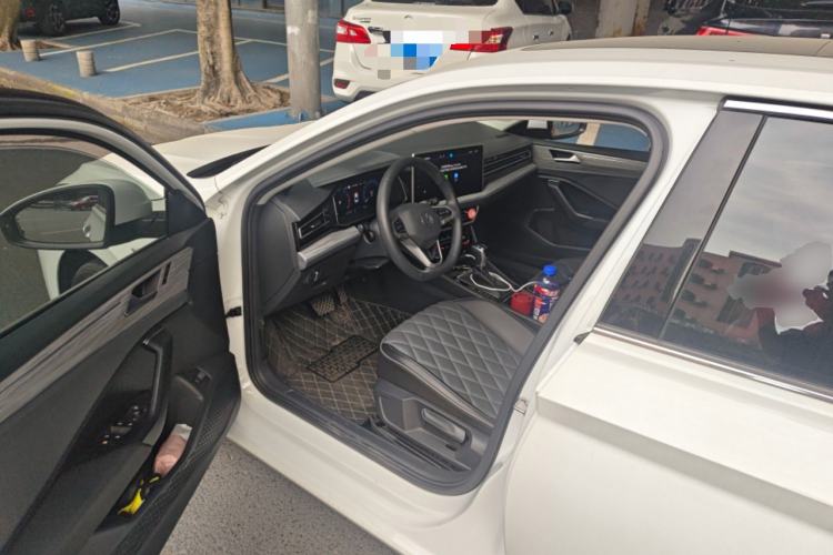 Used Volkswagen Sagitar 2023 280TSI DSG Excellence Edition Driver Seat