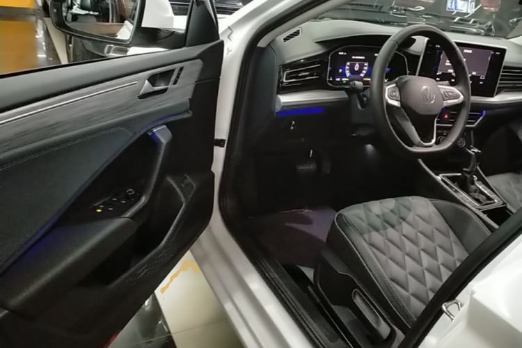 Used Volkswagen Sagitar 2023 300TSI DSG Excellence Edition Driver Seat