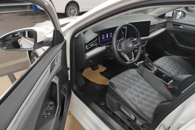 Used Volkswagen Sagitar 2023 300TSI DSG Excellence Edition Driver Seat