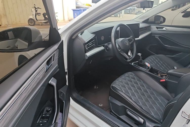 Used Volkswagen Sagitar 2023 300TSI DSG Excellence Edition Driver Seat