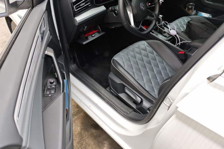 Used Volkswagen Sagitar 2023 300TSI DSG Excellence Edition Driver Seat