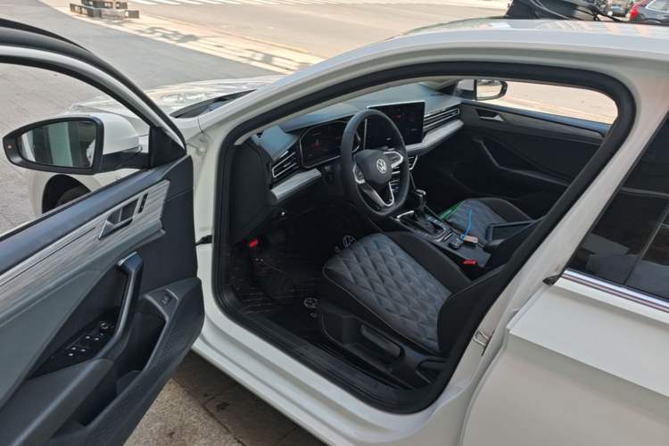 Used Volkswagen Sagitar 2023 200TSI DSG Excellence Edition Driver Seat