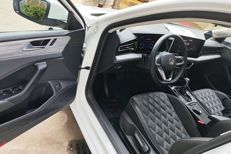 Used Volkswagen Sagitar 2023 300TSI DSG Excellence Edition Driver Seat