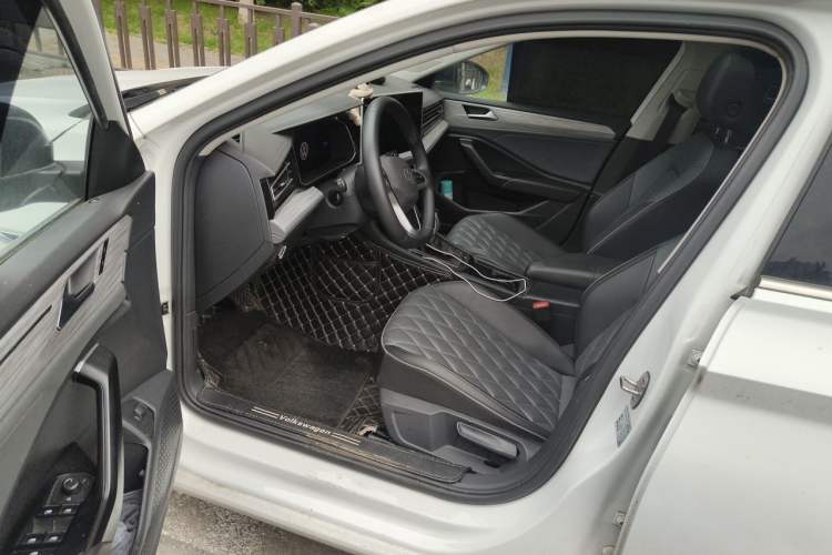 Used Volkswagen Sagitar 2023 200TSI DSG Excellence Edition Driver Seat